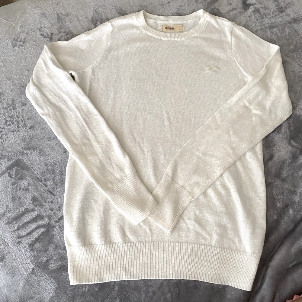 Hollister sweater